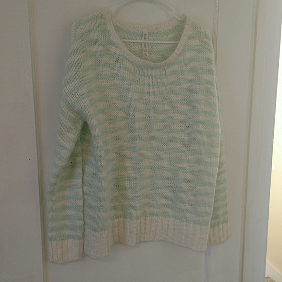 Knitted sweater - Picture 1 of 2